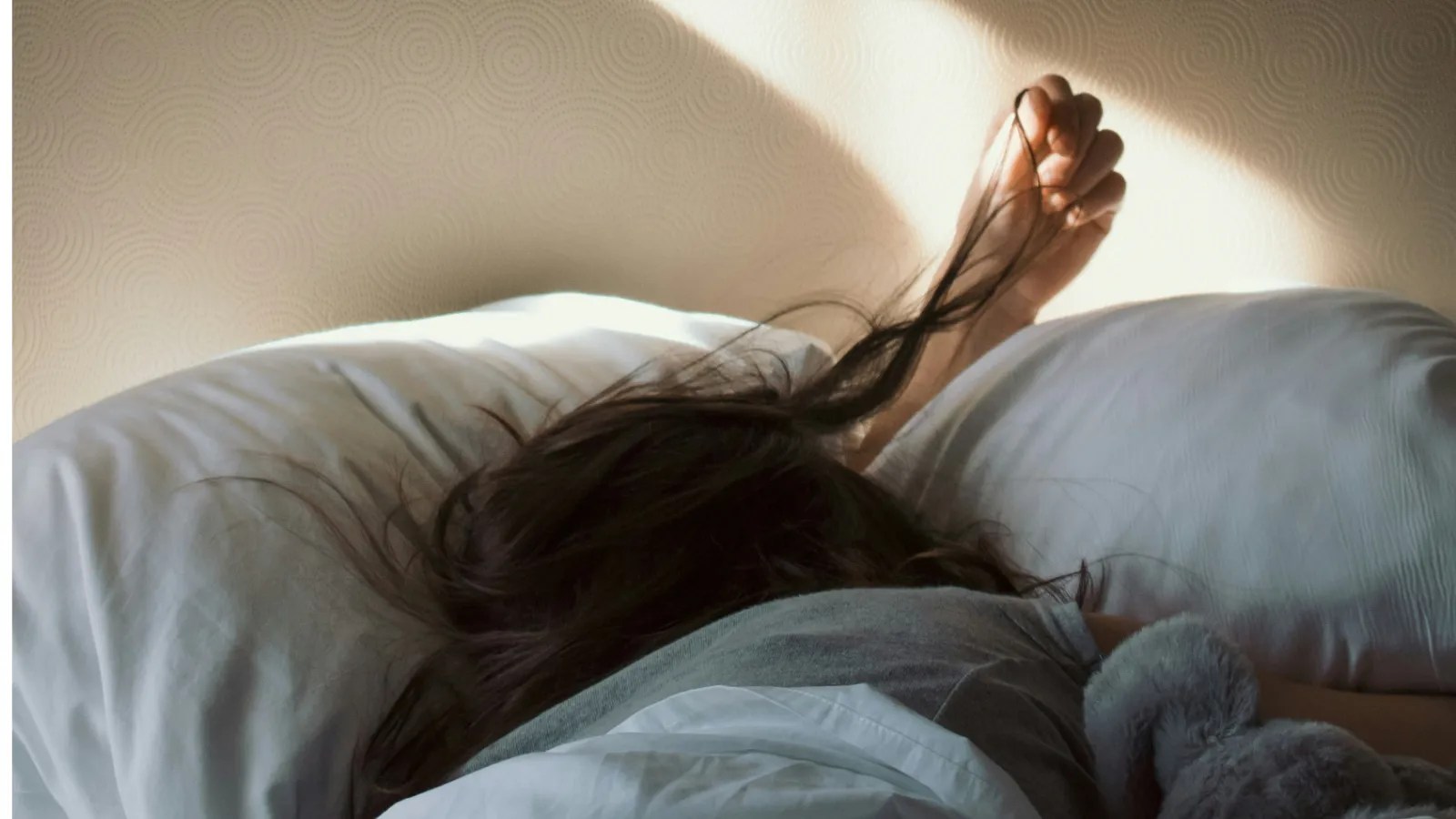 Here's How Many Hours You're Meant To Sleep Per Night (By Age)