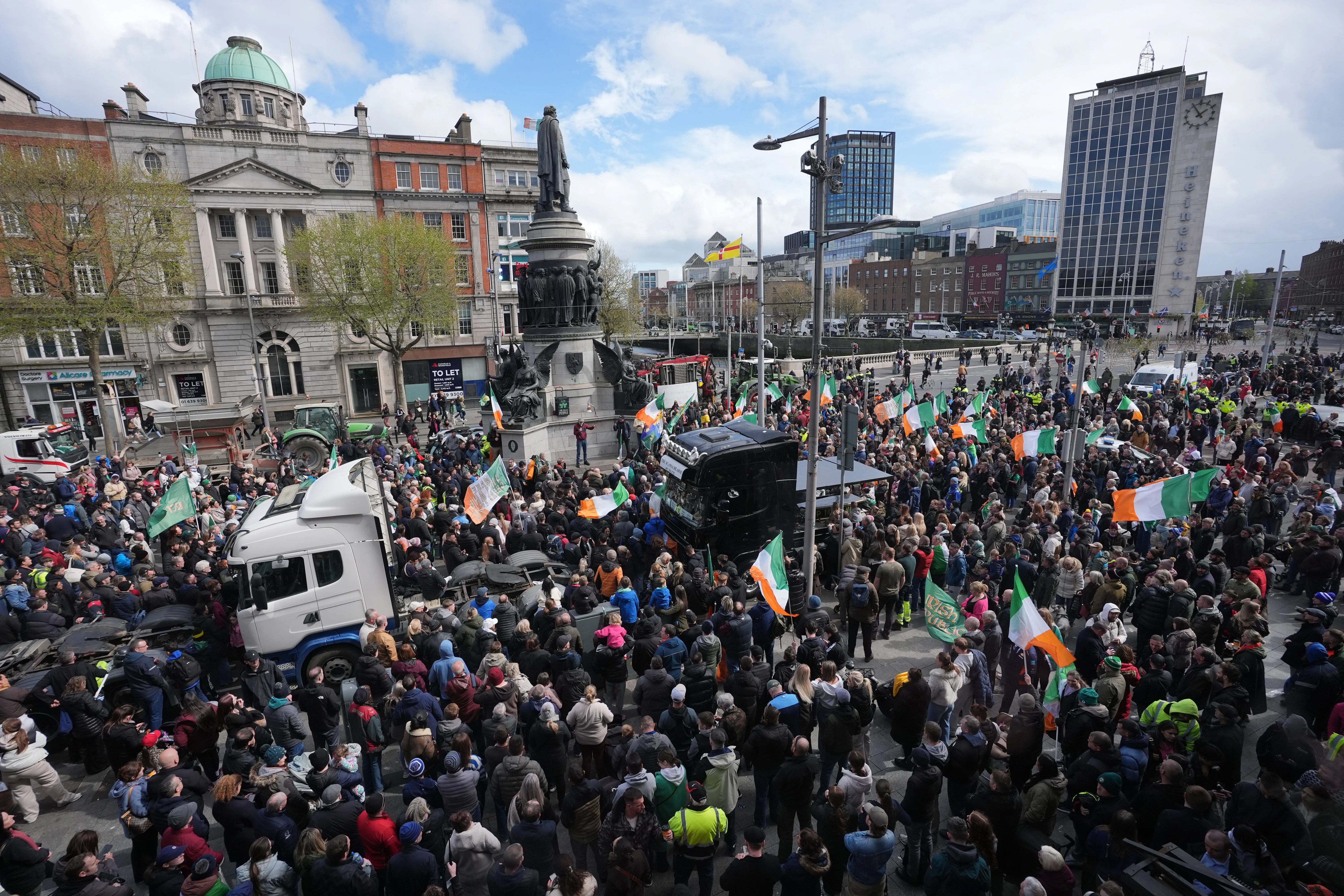 Fuel Protests Have Ireland’s Government Facing Possible No-Confidence Vote