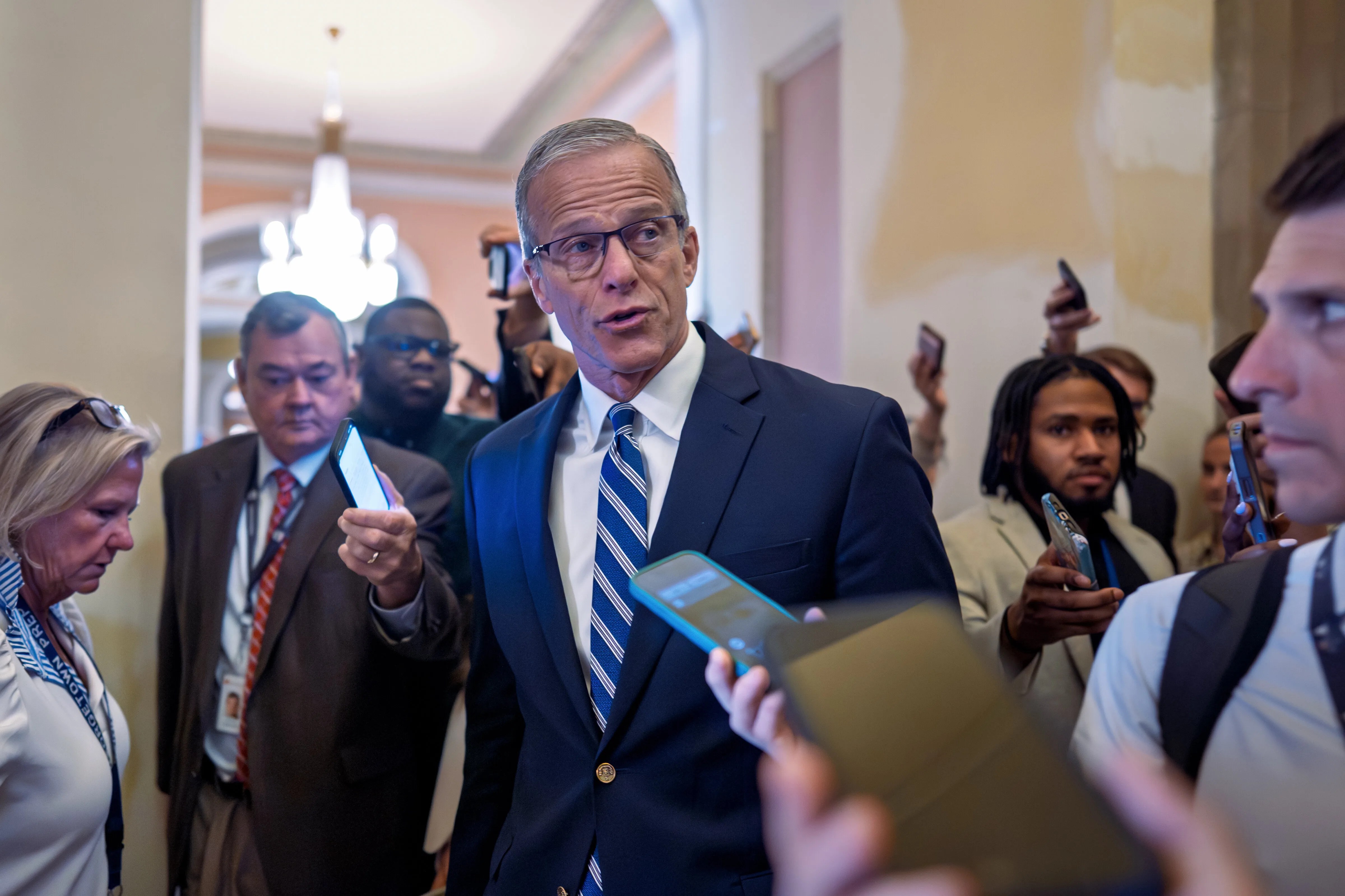 Senate passes B immigration bill after settlement fight