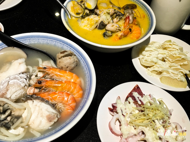 粥老大Ｘ幸福小讚｜高雄用料實在又大方海產粥，還有必點烤物黑輪..