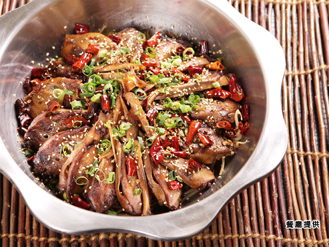 【大宅門干鍋鴨頭】高雄美食推薦