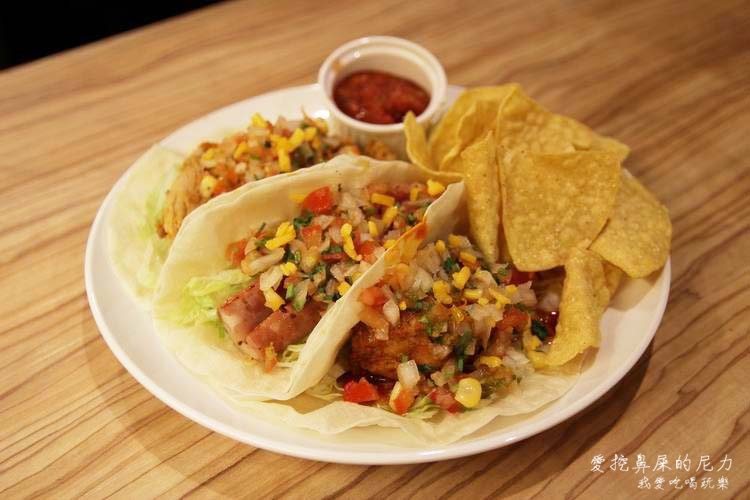 店內最大的特色就是有一個很可愛的薑餅人……