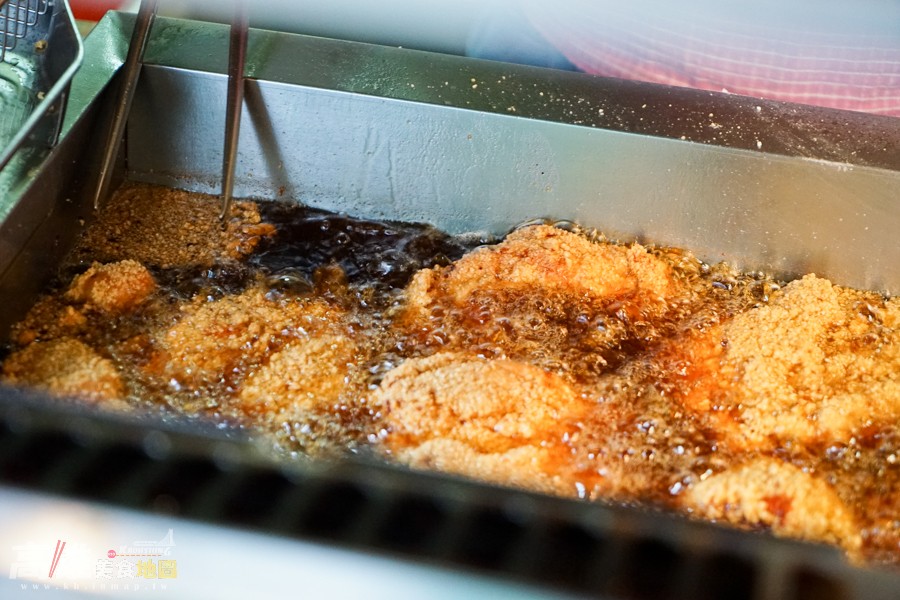 【哈瑪星代天宮旁人氣香雞排】林媽媽香雞排