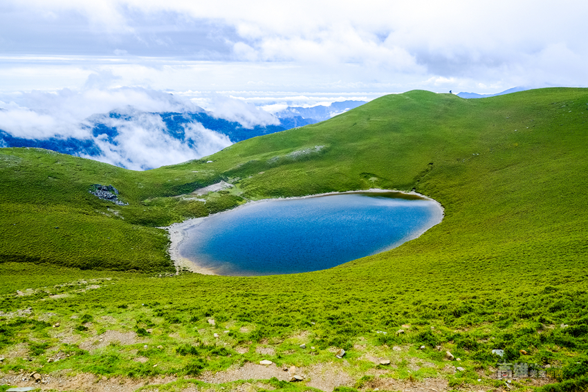 走在陵線上， 登上「天使的眼淚-嘉明湖」，神秘又遙遠的台灣美景，讓人學會敬畏與謙卑。