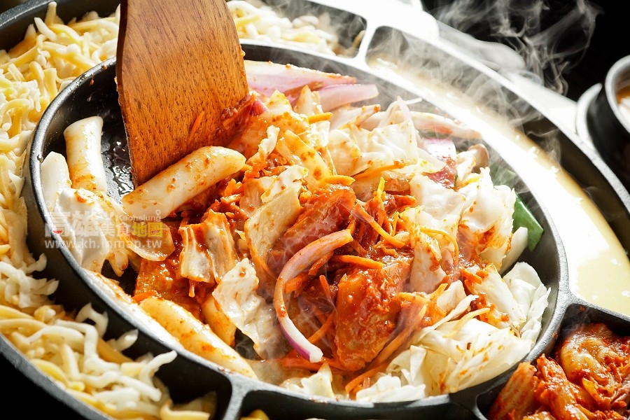 大囍門-燒肉韓食。高雄韓式料理│ 激夯『辣炒春川炒雞起司鍋』韓國超人氣創意吃法！