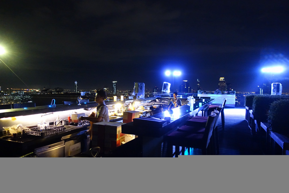 泰国│zoom sky bar,曼谷超安静人超少的360度无死角高空酒吧 (可以带