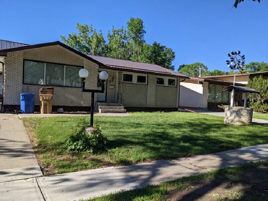 Apex at park central 10341 nw 89th terr. Home In South Regina 3br 2bath In Regina Sk Short Term Rentals