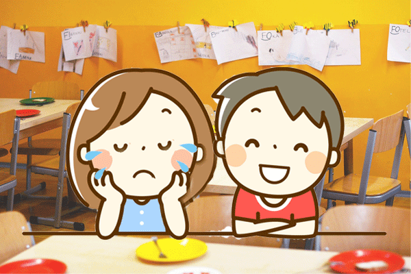 幼儿园小女孩分离焦虑伤心哭泣,超天真小男孩宣言保护她。(图片来源:希望之声合成)