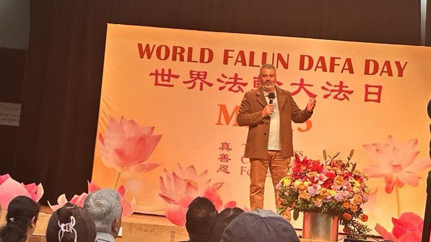 布莱克敦市议员彼得·卡米莱里（Peter Camilleri ）