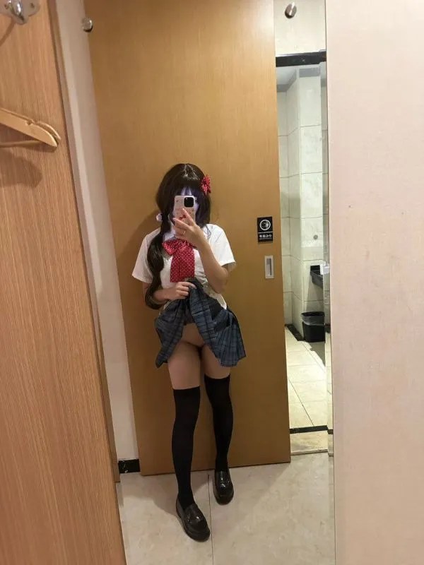 小鸢宝宝-推特07年极品少萝babyLzyyy萝莉 白虎 反差[4P15V115MB]