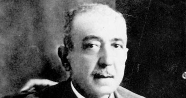 اتكلم عربى.. أحمد شوقي يتغزل فى لغة الضاد
