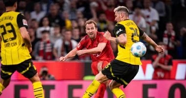 بوروسيا دورتموند يخطف تعادلا قاتلا أمام بايرن ميونخ في الدوري الألماني بوروسيا دورتموند يخطف تعادلا قاتلا أمام بايرن ميونخ في الدوري الألماني