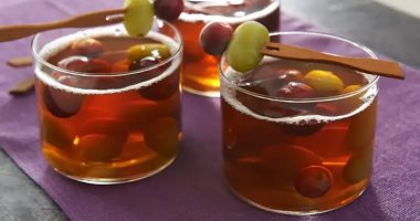 طريقة عمل جيلى العنب الأحمر.. تحلية بمذاق منعش ولون جذاب