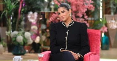 الإعلامية آيات أباظة تكشف تفاصيل معاناتها مع السرطان في معكم منى الشاذلي