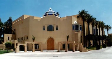 قطاع الفنون التشكيلية يعلن نتيجة الفرز الأول لصالون الشباب في دورته الـ36 قطاع الفنون التشكيلية يعلن نتيجة الفرز الأول لصالون الشباب في دورته الـ36