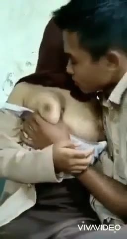 Anak Sekolah Main Sambil Pakai Baju Pramuka Dood Stream