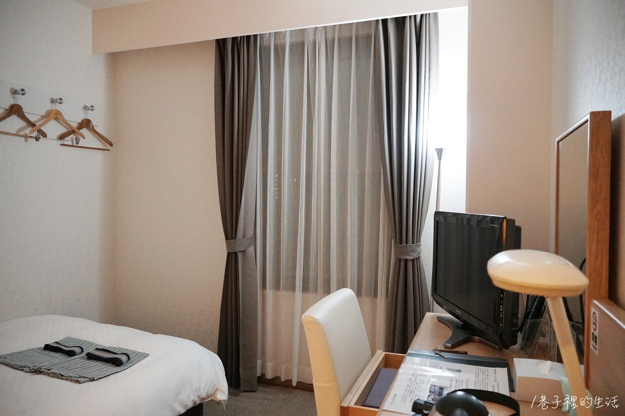 大阪國際交流中心酒店住宿，類似青年旅館、住宿還送一大堆飲料