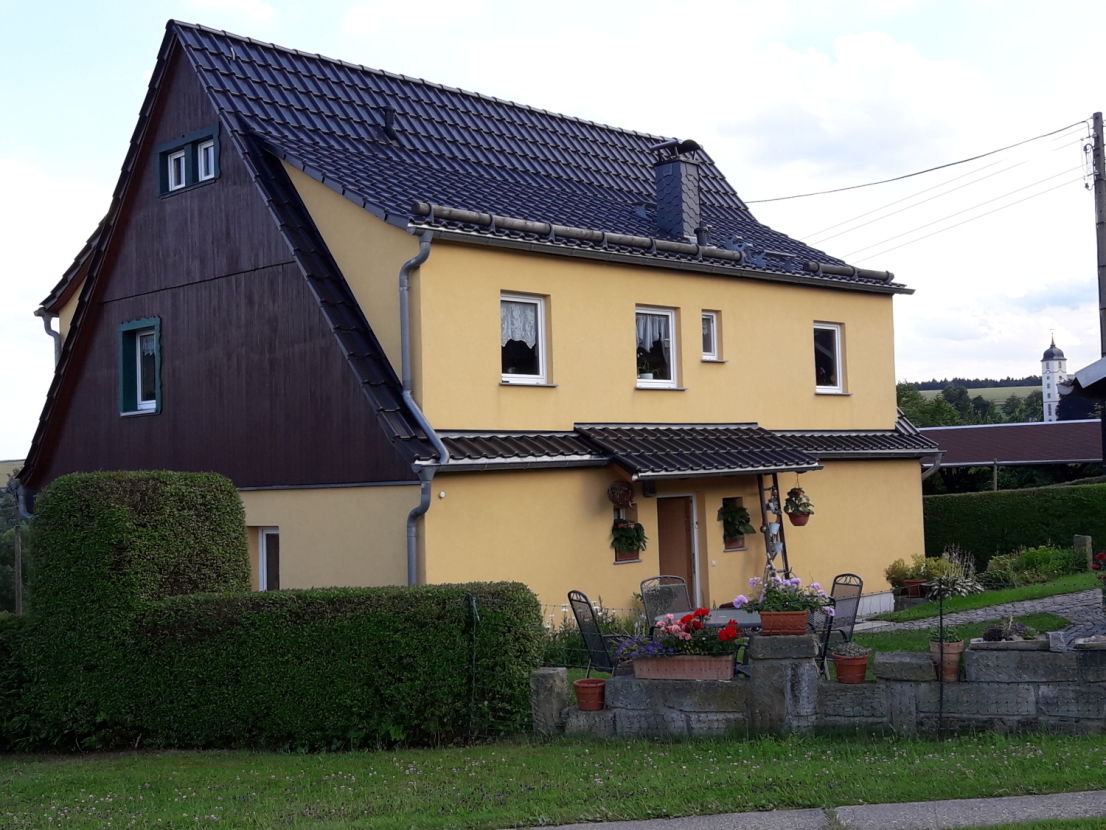 Unter den hotels, gasthöfen, pensionen, ferienwohnungen und ferienhäusern ist mit sicherheit auch die passende unterkunft für. Wochenendhaus Fränkische Schweiz Kaufen : Haus Kaufen ...