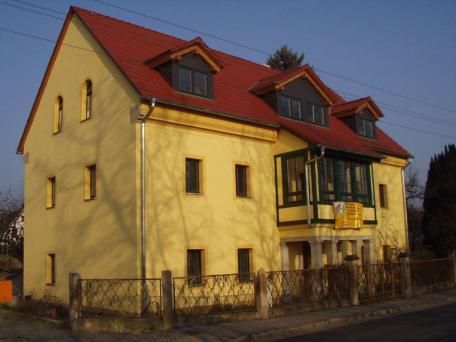 We may earn commission on some of the items you choose to buy. Niveauvolle Terrassenwohnung mit Elbblick in Pirna