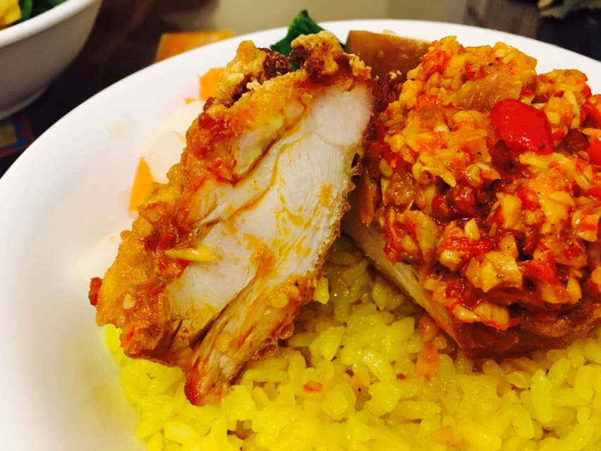 【高雄美食】大郭的小廚房—男飯(富民店)，邪惡斷面椒麻雞海南雞飯，人氣平價南洋料理