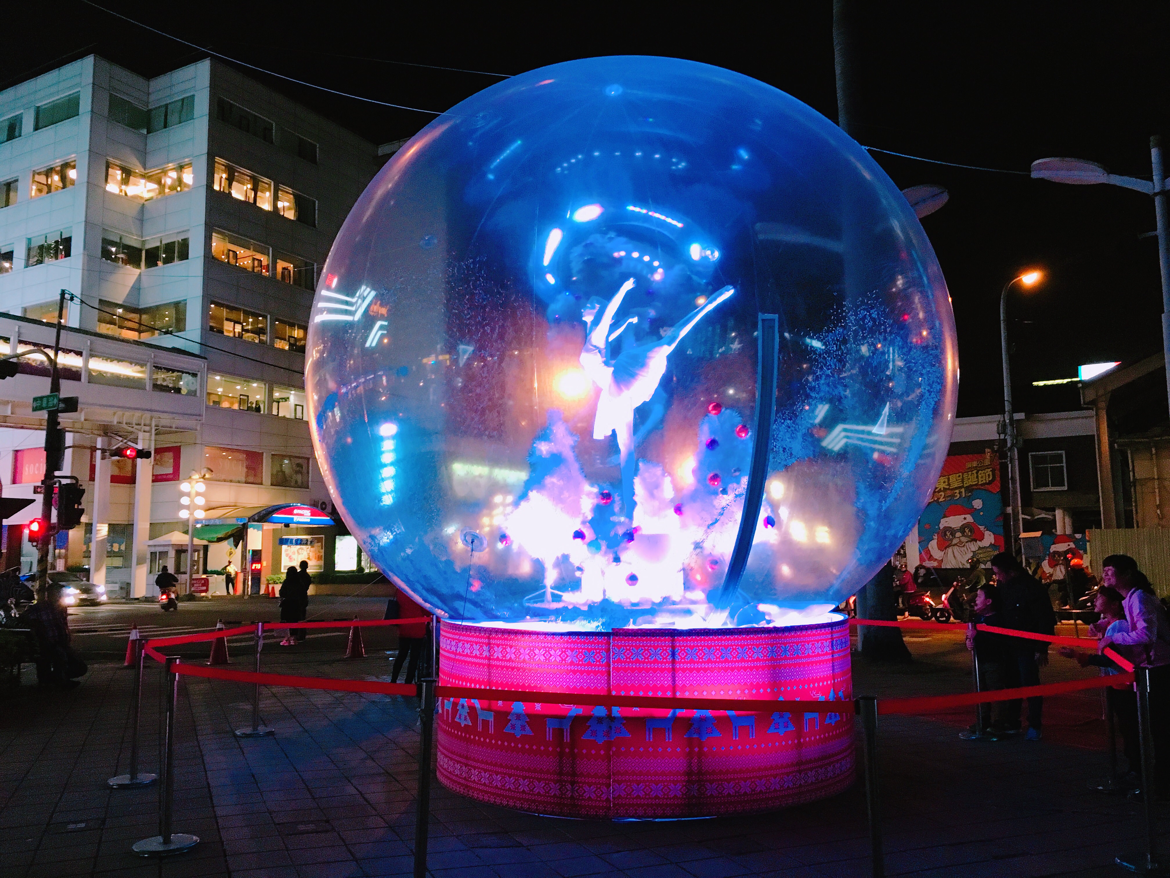 【屏東景點】屏東公園聖誕節，絕美耶誕燈海，內含詳細導覽及活動資訊