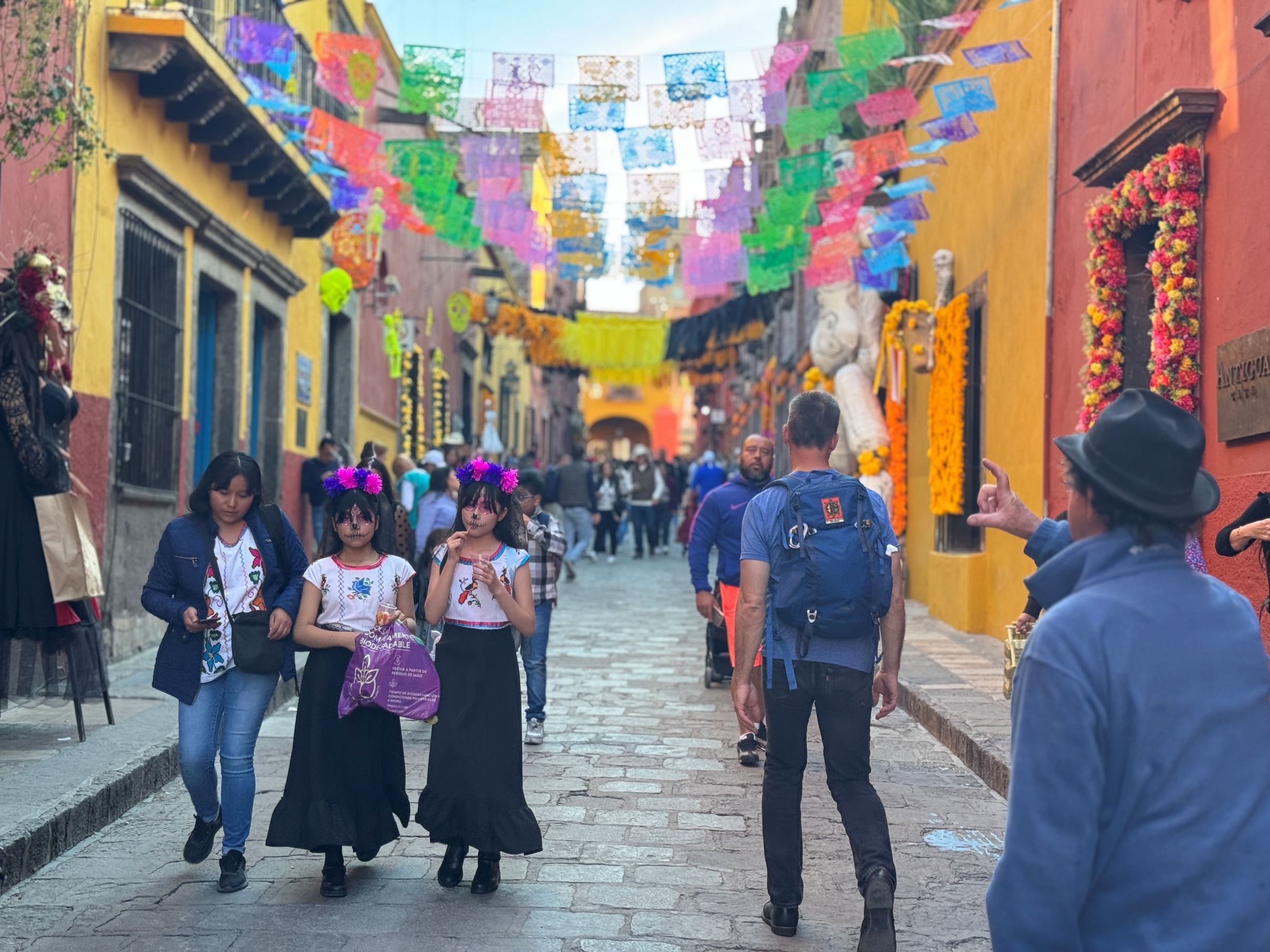 充滿後座力的墨西哥文化衝擊，𝐕𝐢𝐯𝐚 𝐥𝐚 𝐯𝐢𝐝𝐚!