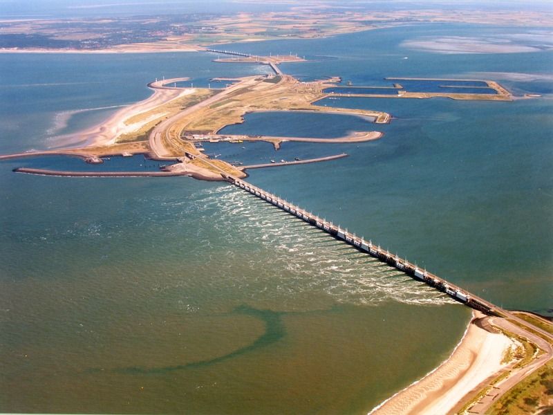 Filme und ausstellungen informieren über die katastrophale sturmflut im . Deltapark Neeltje Jans Imusea Nl