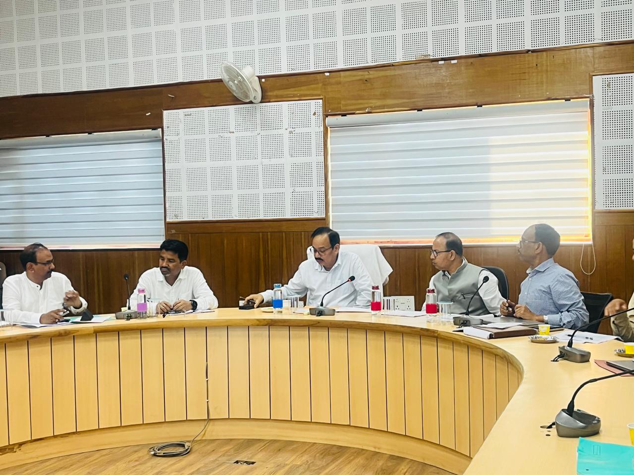 25 सूत्रीय कार्यक्रम के लक्ष्यों को समयबद्ध ढंग से पूरा करें अधिकारी : मुख्य विकास अधिकारी 25 सूत्रीय कार्यक्रम के लक्ष्यों को समयबद्ध ढंग से पूरा करें अधिकारी : मुख्य विकास अधिकारी