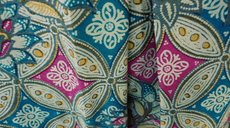 バリ島トゥリス(手描き染め)バテック