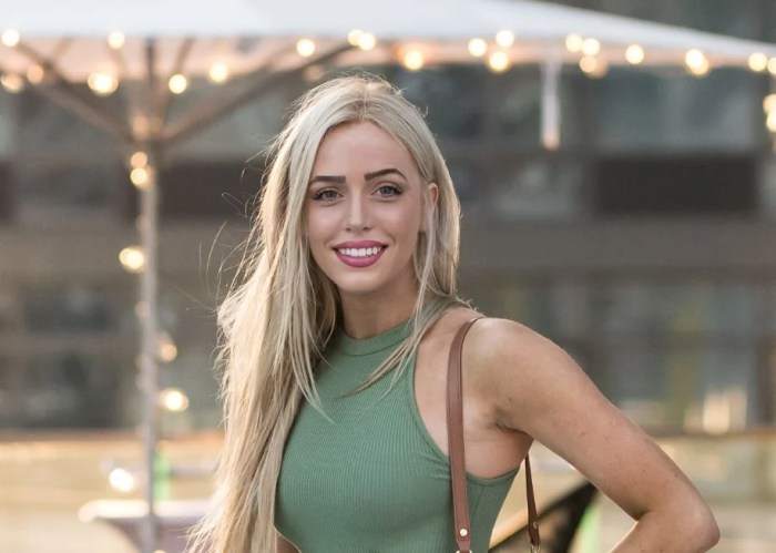 Alex Cooper Biography, Age, Height, Boyfriend, Net Worth Alex Cooper Biography, Age, Height, Boyfriend, Net Worth