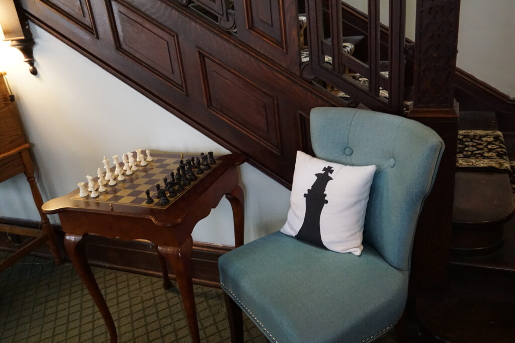 The King's Throne Inn - living area