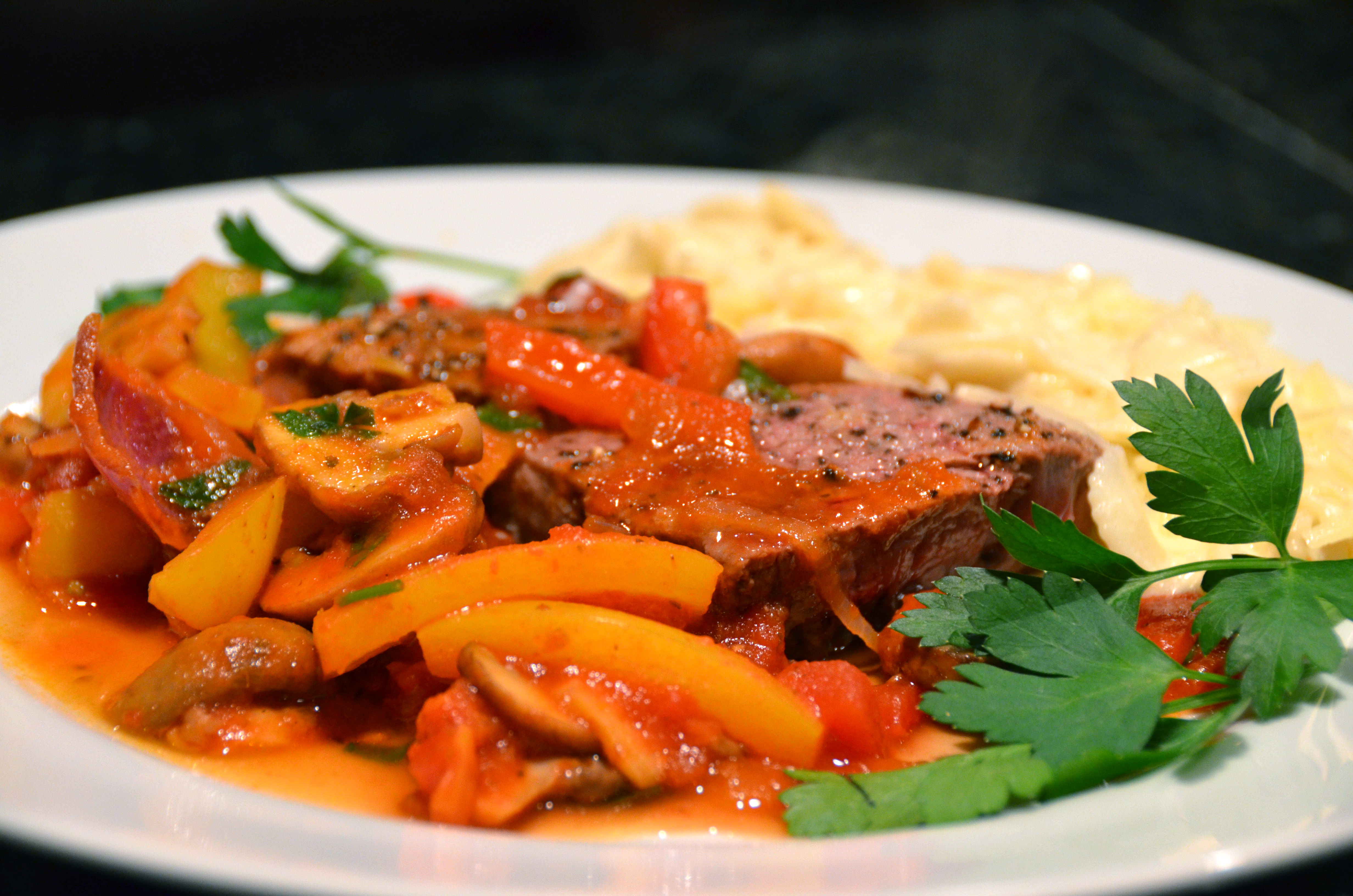 Steak Pizzaiola. New Music From DeLooze. | I Sing In The Kitchen