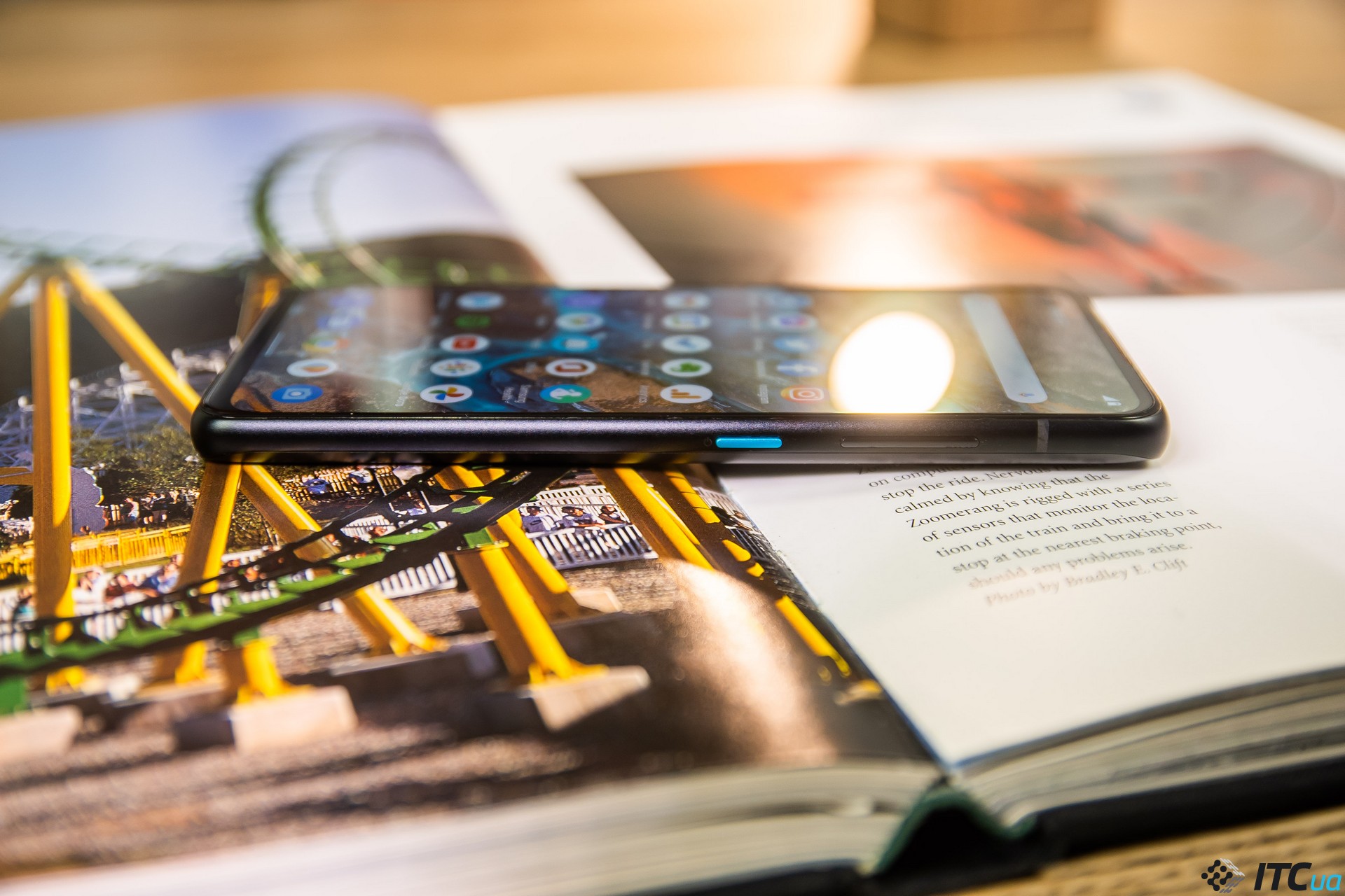 Обзор ASUS Zenfone 8: флагман, который мы заслужили