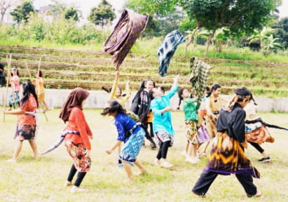 Tingkatkan Kecerdasan Anak dengan Permainan Tradisional