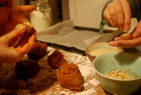 Panellets Petits Gateaux Aux Amandes Catalans Pour La Toussaint J Aime Trop Manger Panellets Petits Gateaux Aux Amandes Catalans Pour La Toussaint J Aime Trop Manger