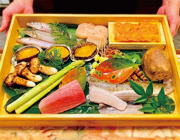 2026aichi_hills-club6 おまかせ天ぷらは新鮮な魚介類や朝採りの野菜といった、市場から直接仕入れた旬の厳選食材を使用