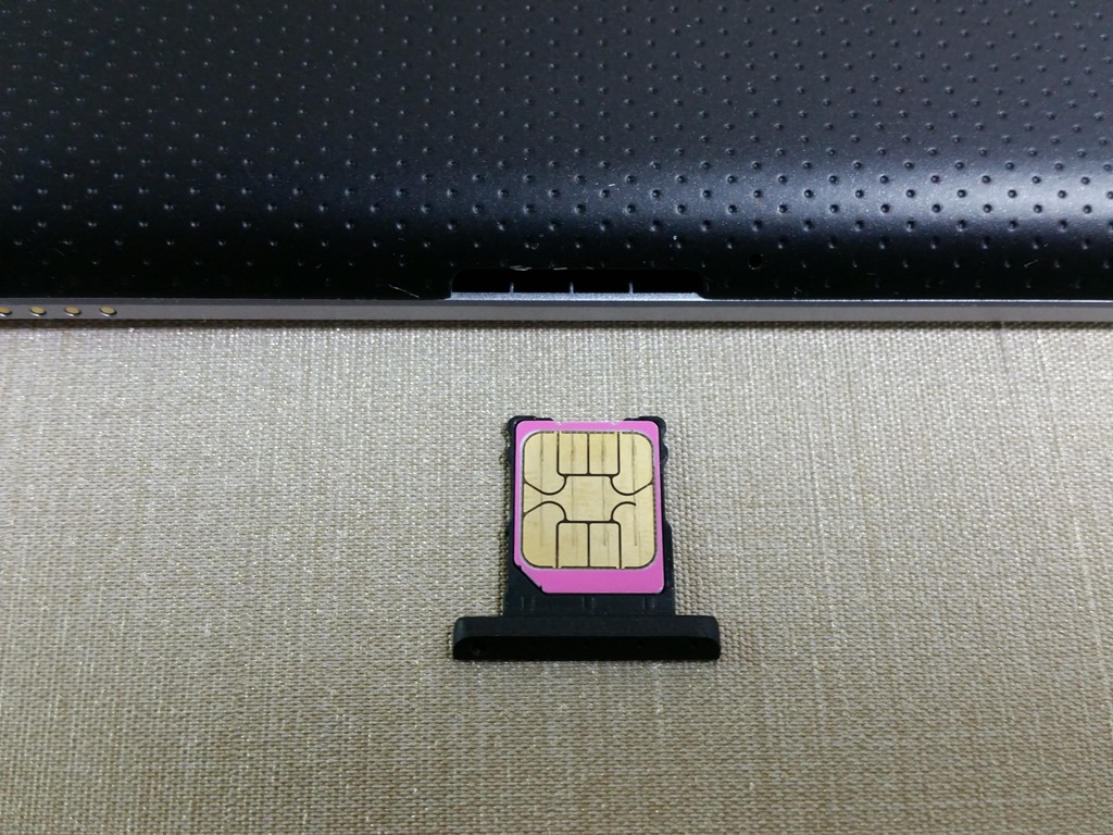 カードアダプタを使ってnanosimをmicrosimのサイズに変更 これで Nexus7の3g通信も可能になりました もちろん スマホでのlte通信もできます 人生一度 腰椎破裂骨折にも負けない