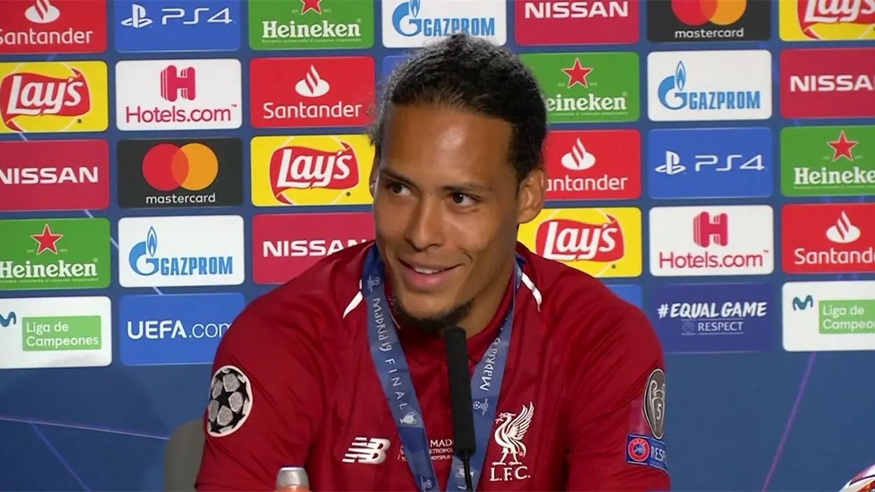 Van Dijk Juventus Si Puo Ricomporre La Coppia Centrale Olandese