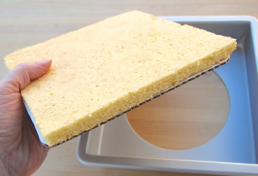 Whisk with an electric hand whisk for about 7 mins or until the mixture is pale and … Making Neo Classic Genoise Joe Pastry