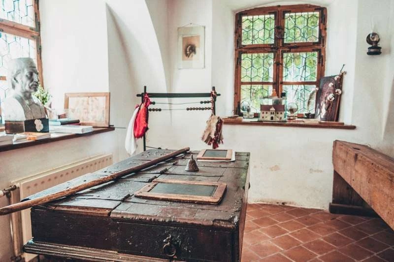 Prima Școală Românească (First Romanian School) Top 11 things to do in Brasov, Romania
