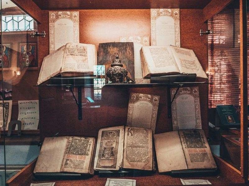 Prima Școală Românească (First Romanian School) Top 11 things to do in Brasov, Romania