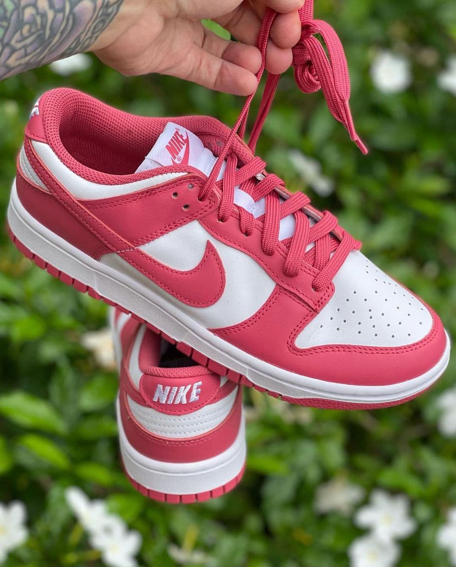 hot pink nike dunks