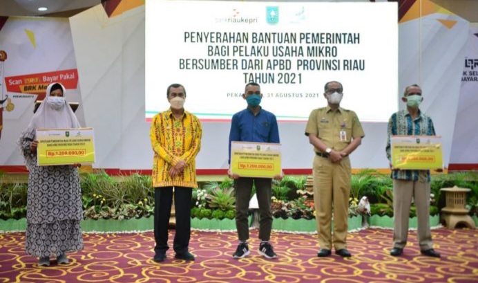 22/01/2021 · tidak semua orang bisa mendapat bantuan modal umkm tersebut. Pemprov Riau Salurkan Bantuan Modal Usaha Untuk 20 833 Pelaku Umkm Kabarlah Com