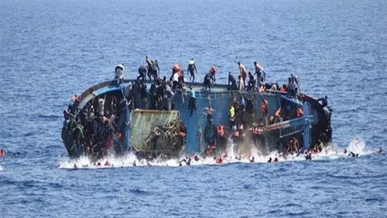 مصرع 10 أشخاص في انقلاب قارب وسط نيجيريا.