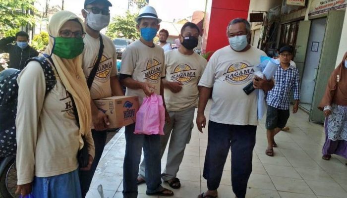 Cerita Donasi 1.000 Masker KAGAMA Batang, Libatkan Penjahit Sekitar Rumah |  kagama.co | Majalah Kagama Online