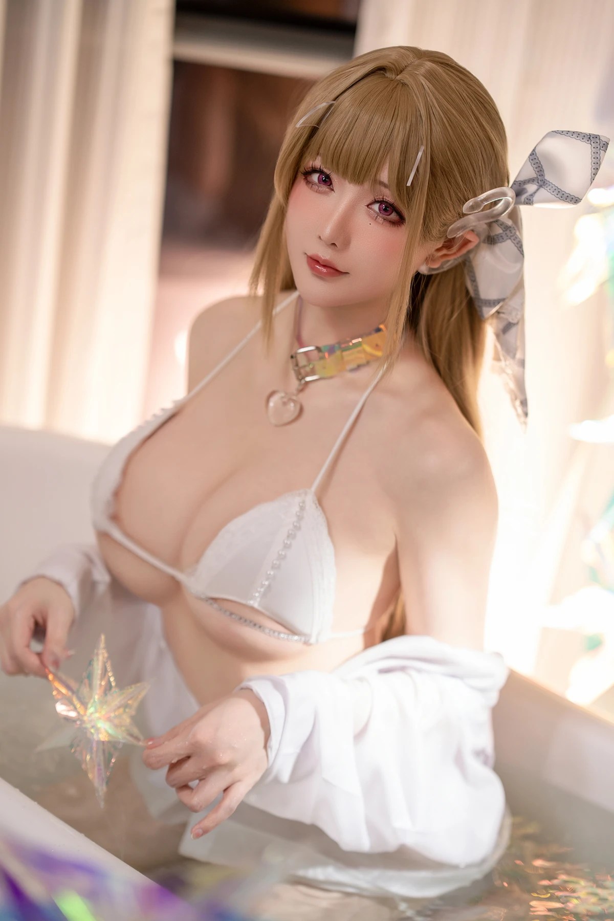 Cosplay 星之迟迟Hoshilily – NIKKE毒蛇泳装