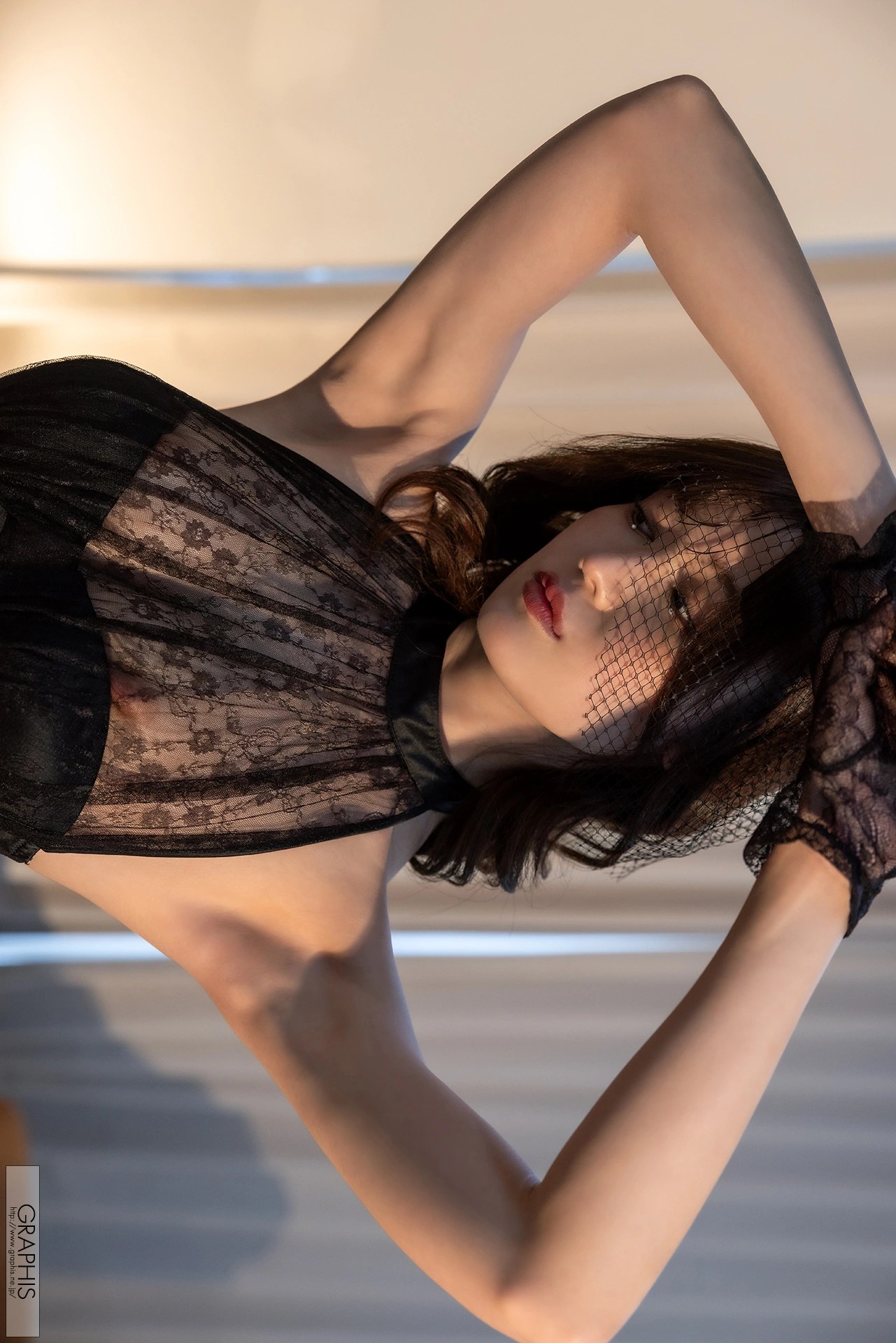 藤森里穂Graphis Gals写真集「Looks hot on you!」Vol.03