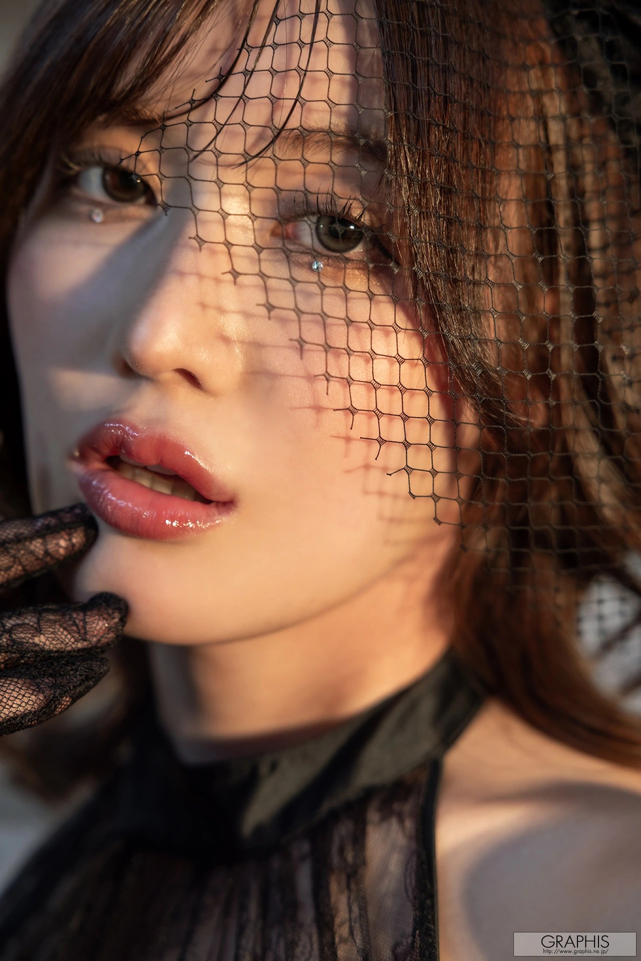 藤森里穂Graphis Gals写真集「Looks hot on you!」Vol.03