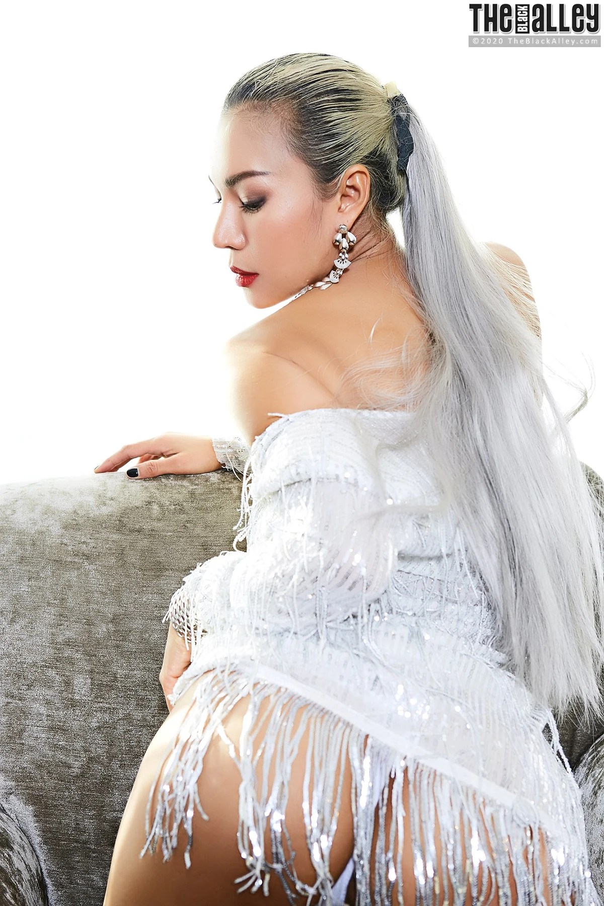 Pricilla The Black Alley Photobook Set.37 介绍