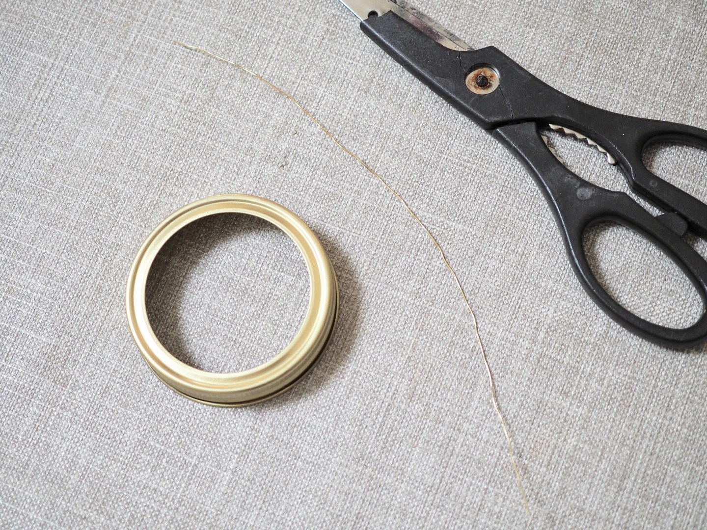 How to make a Christmas Tree Wreath using Kilner Jar Screw Bands